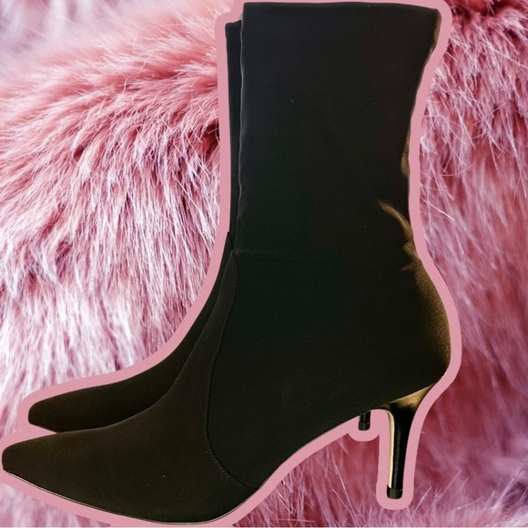 NWT Stuart Weitzman Black Micro Axiom Stretch Knit Ankle
Booties Size 11.5 - Picture 8 of 16